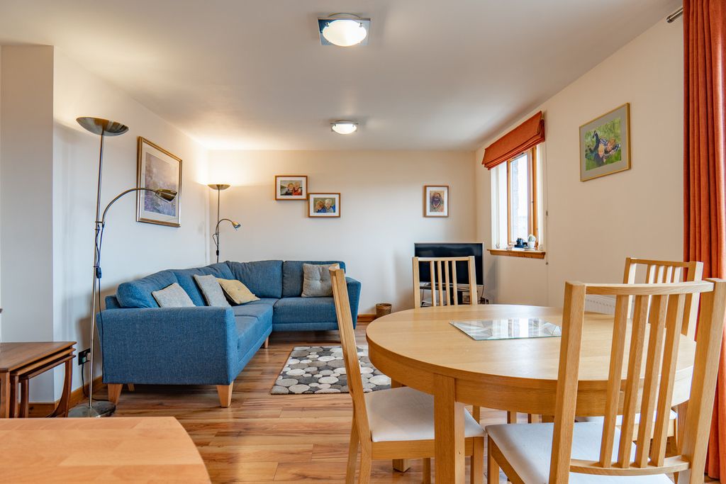 Property photo 3 of 37