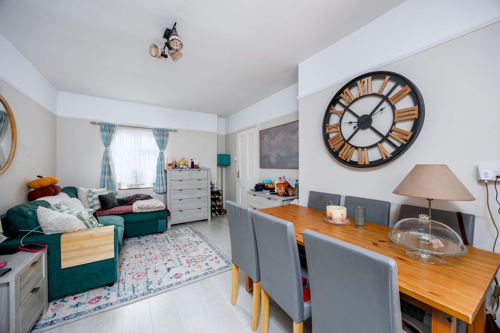 Property photo 3 of 10 Photo 2