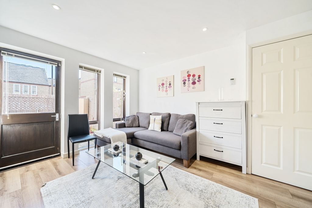 Property photo 1 of 18 1207532 (3)