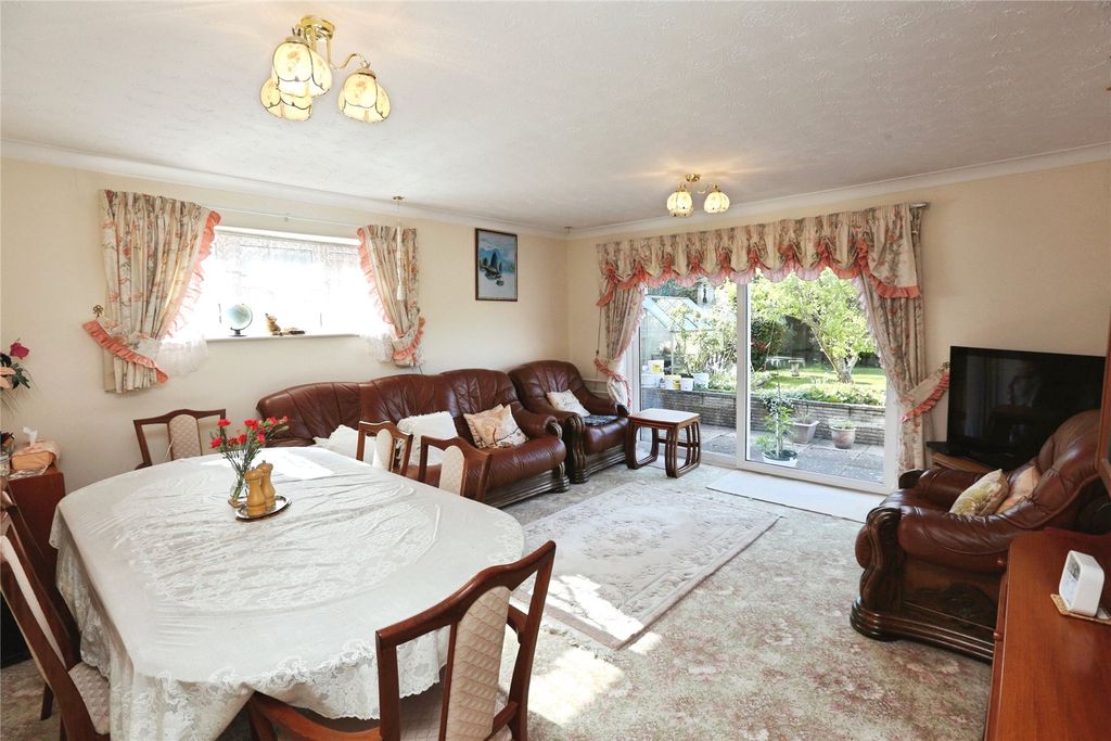 Property photo 3 of 20 Lounge/Diner