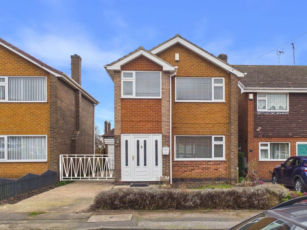 Property photo 1 of 17 Front