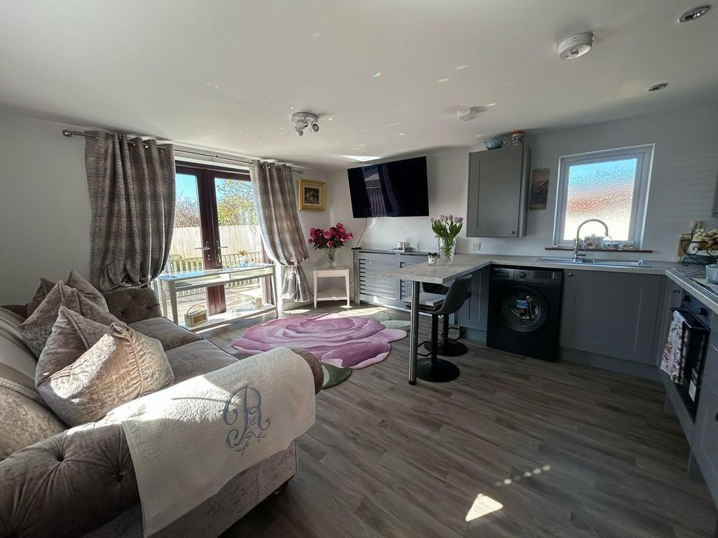 Property photo 2 of 11 10.Jpg