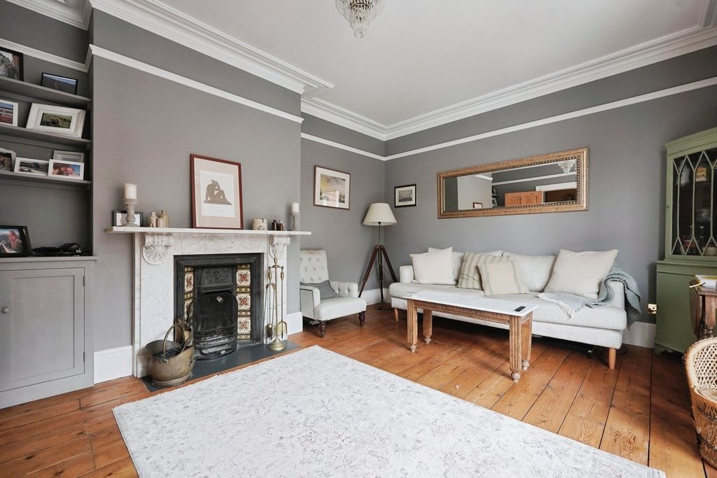 Property photo 3 of 29