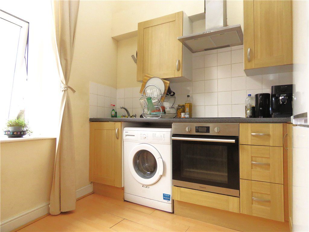 Property photo 2 of 11 Kitchen