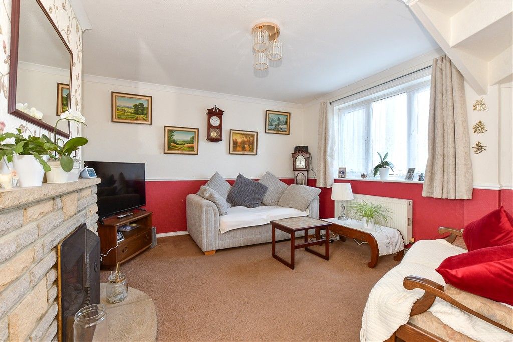 Property photo 2 of 11 Lounge