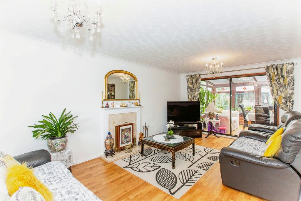 Property photo 2 of 17