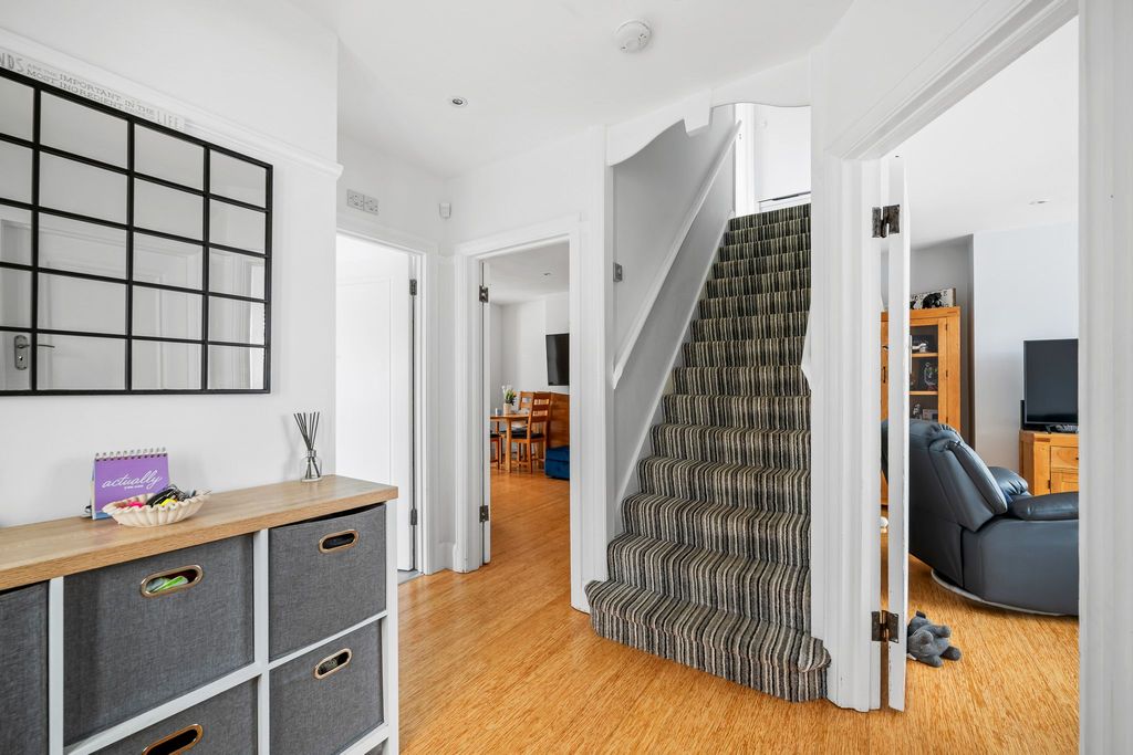 Property photo 3 of 21