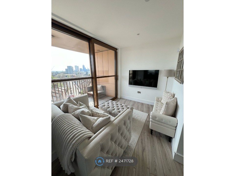 Property photo 1 of 13 Living Room