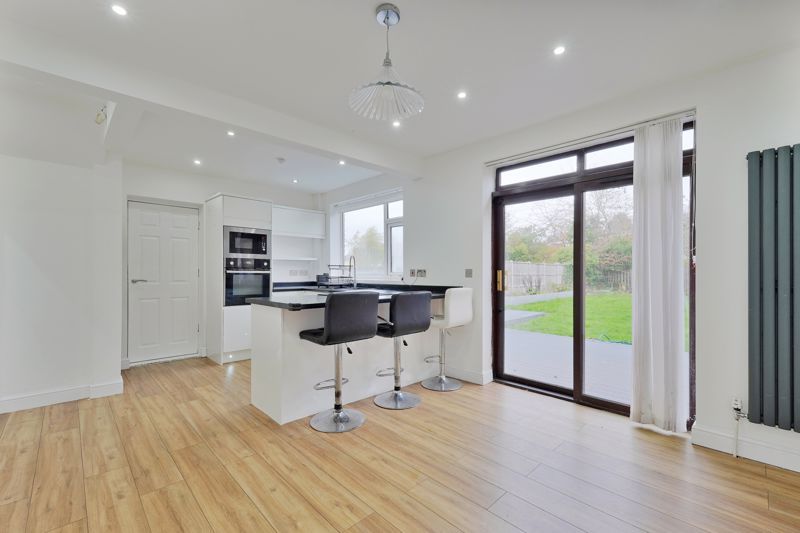 Property photo 1 of 36 Dining Kitchen