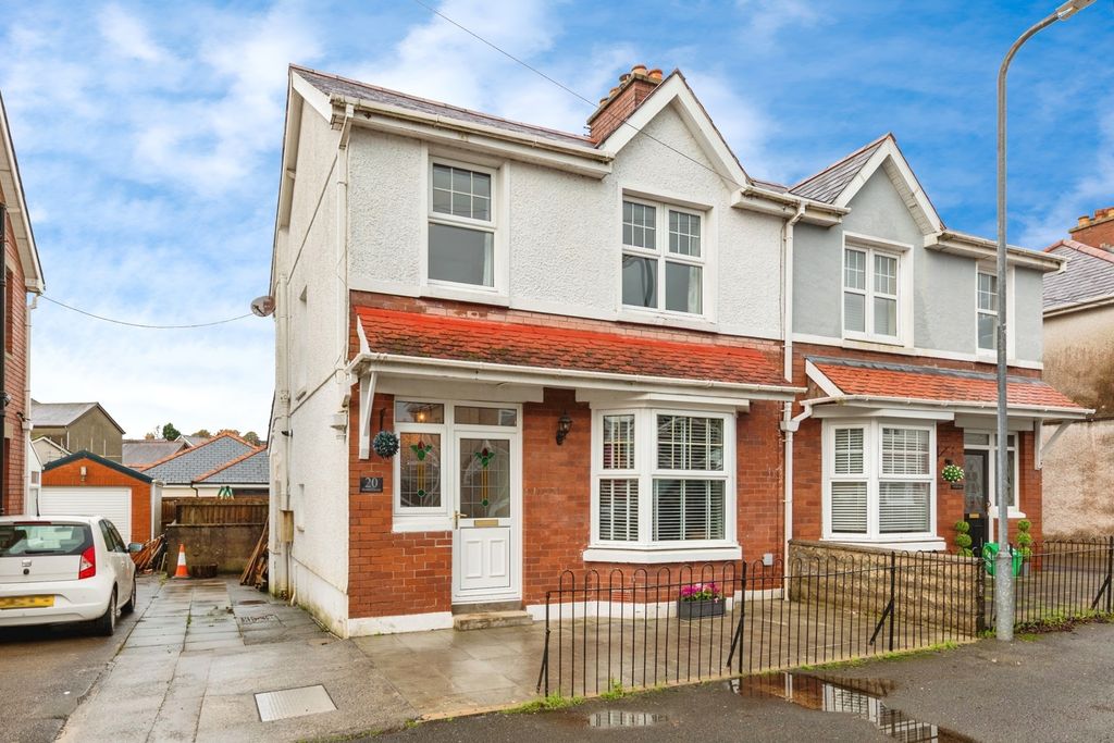 Property photo 1 of 17 Photo