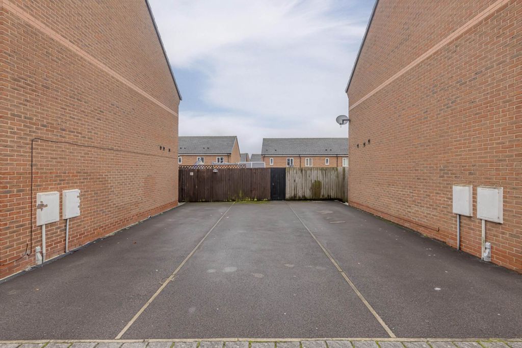 Property photo 3 of 26