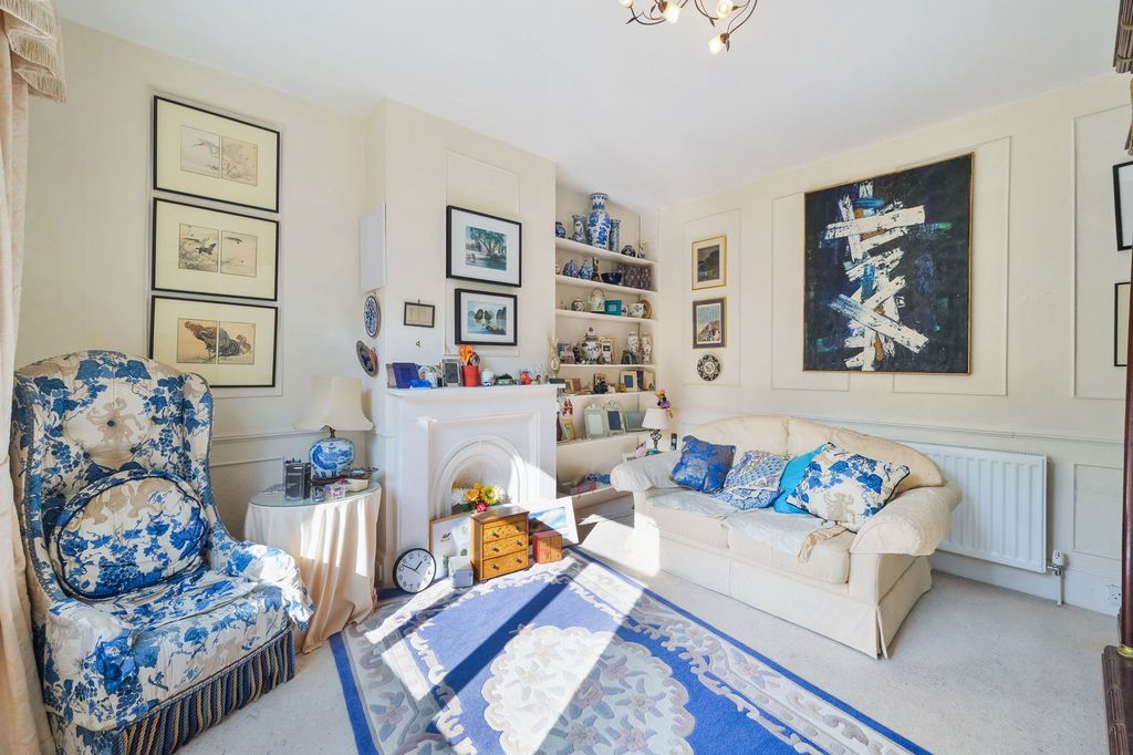 Property photo 2 of 23