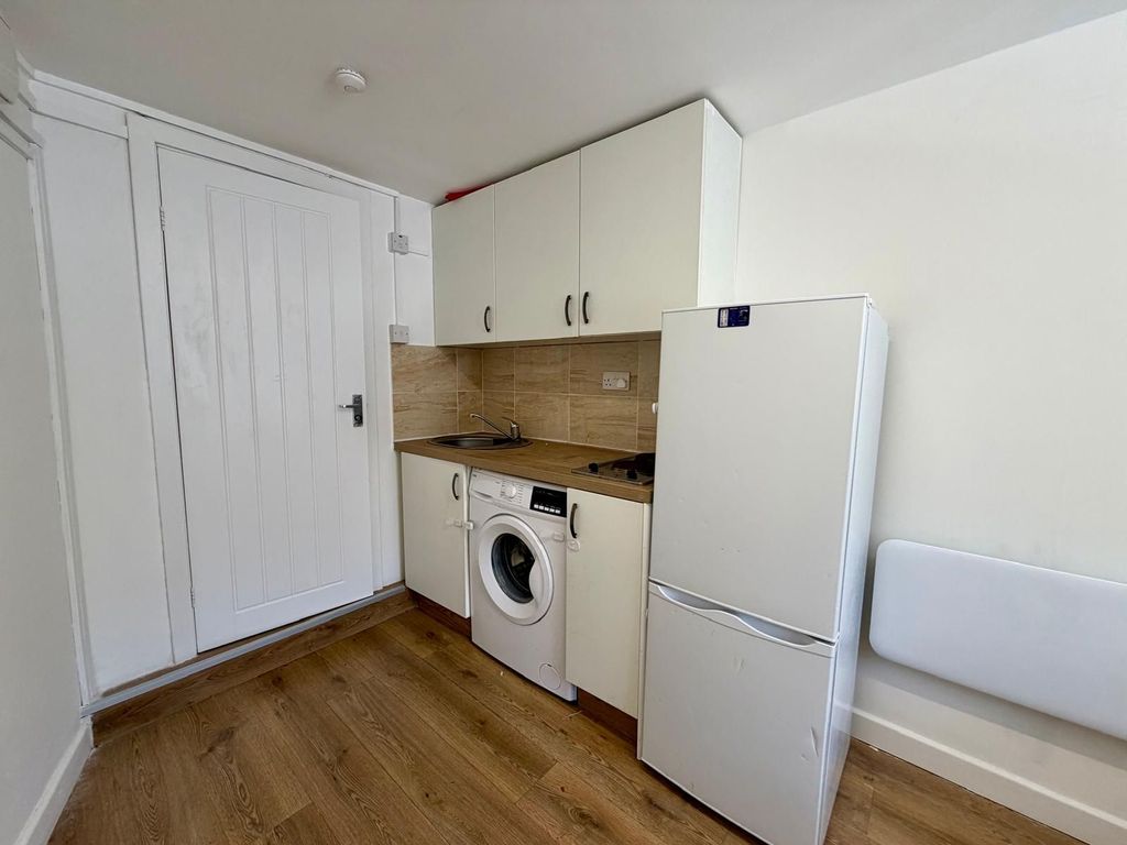 Property photo 2 of 3