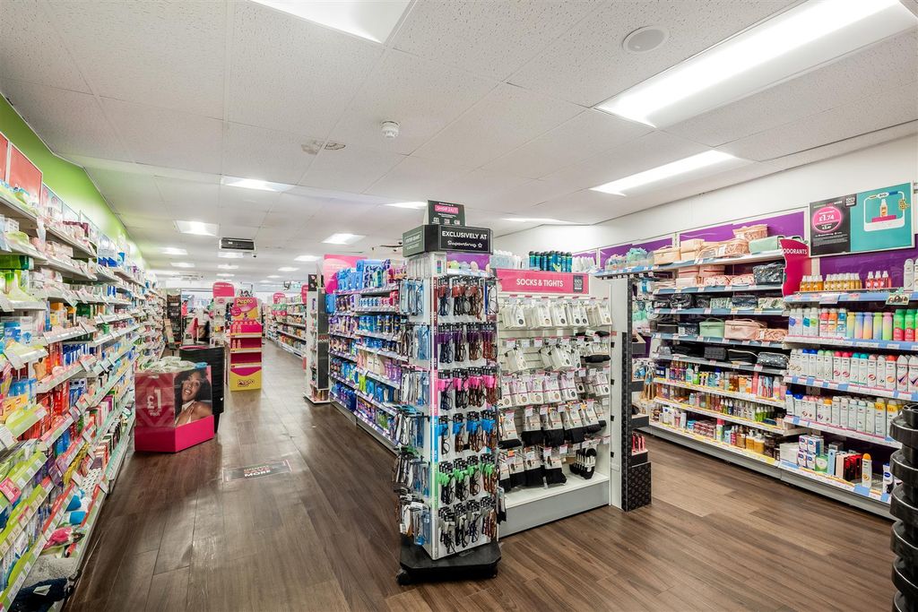 Property photo 3 of 20 41-43 High Street 2256-3.Jpg