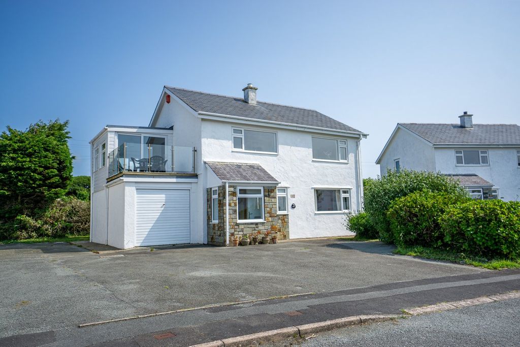 Property photo 3 of 32