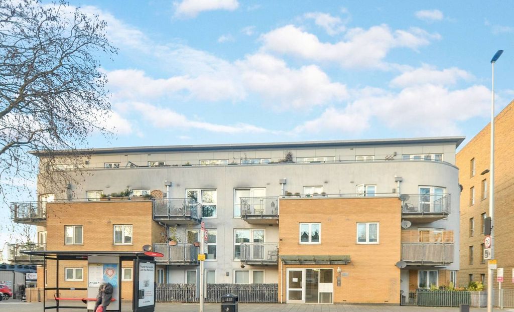 Property photo 2 of 22