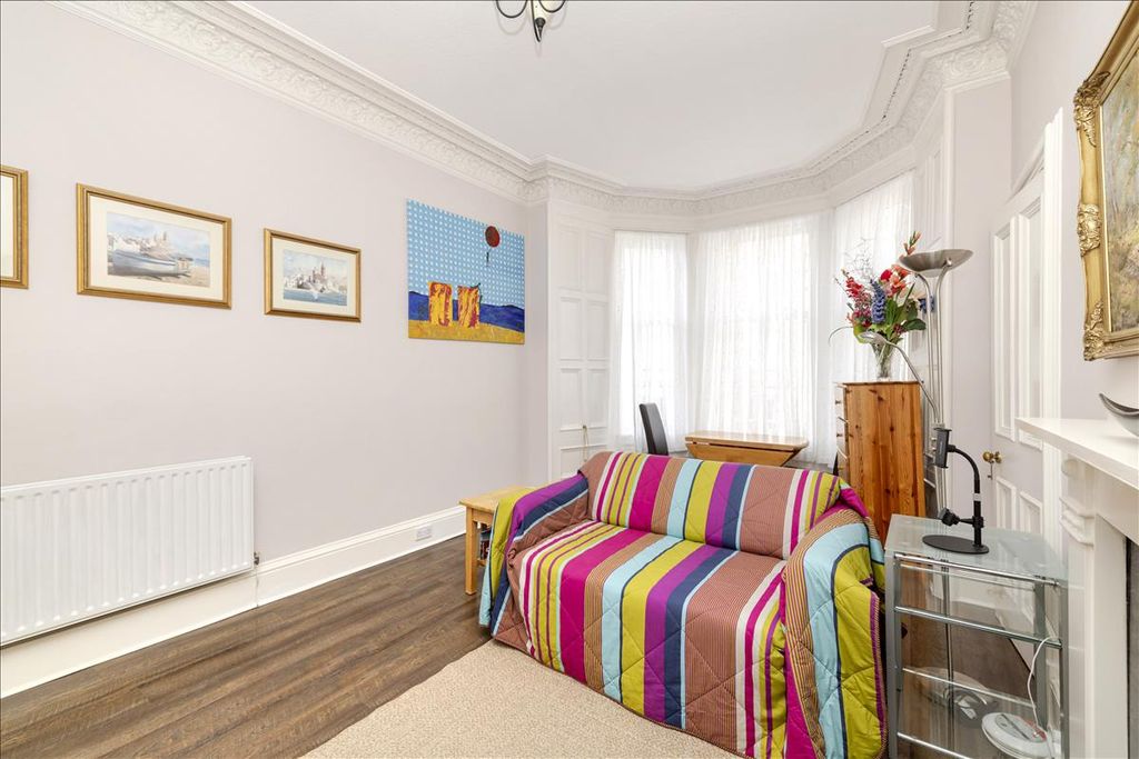 Property photo 3 of 25
