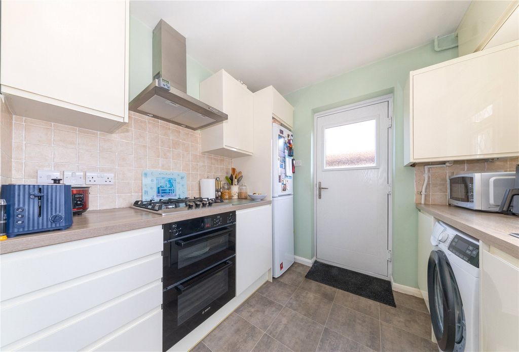 Property photo 3 of 12 Kitchen