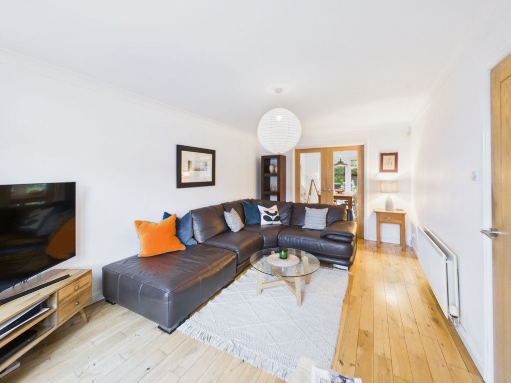Property photo 2 of 25