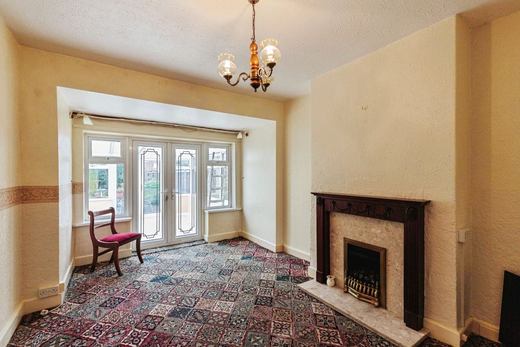 Property photo 3 of 15