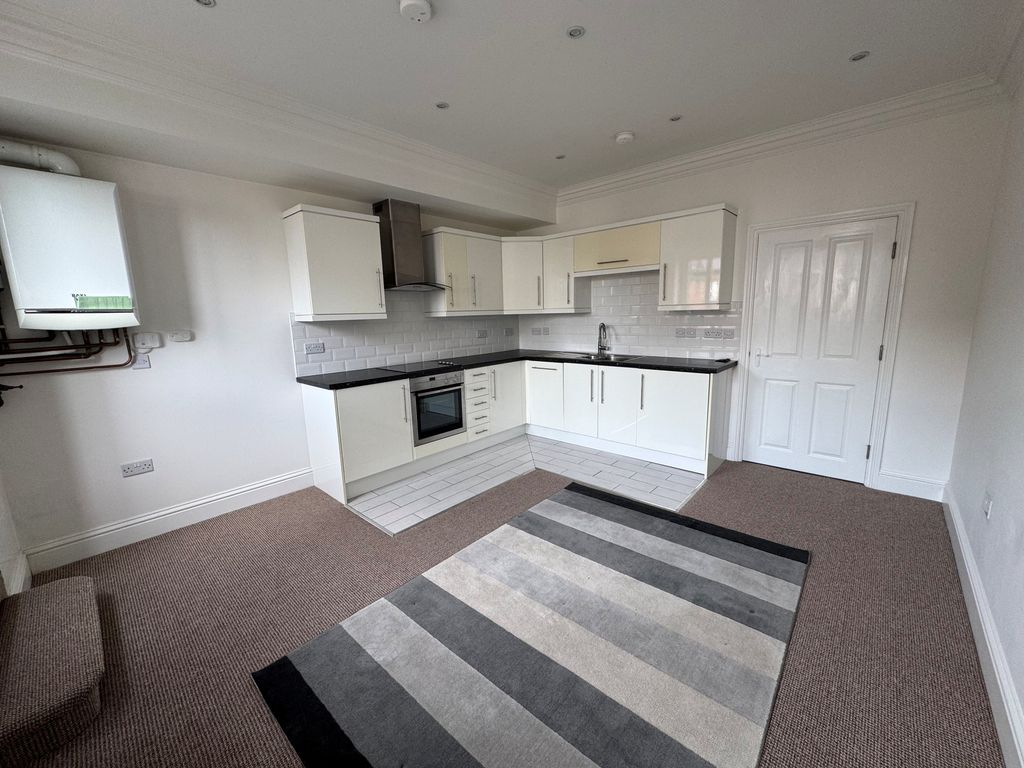 Property photo 1 of 6 Kitchen