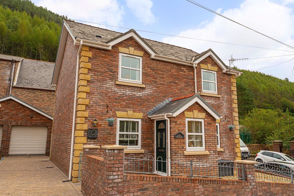 Property photo 1 of 47