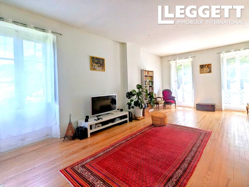Property photo 3 of 10