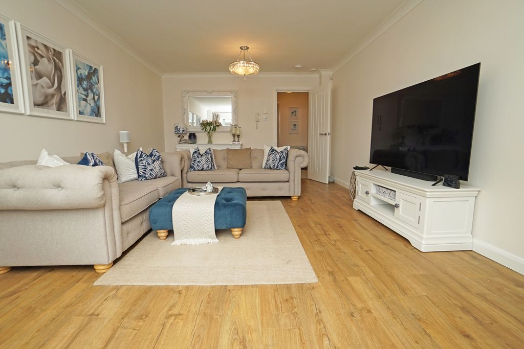 Additional image 11 of 5 bed terraced house for saleSennen Place, Port Solent, Portsmouth PO6