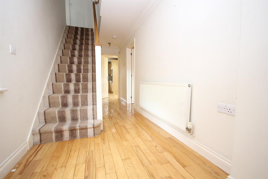 Property photo 3 of 13 Img_9401.Jpg