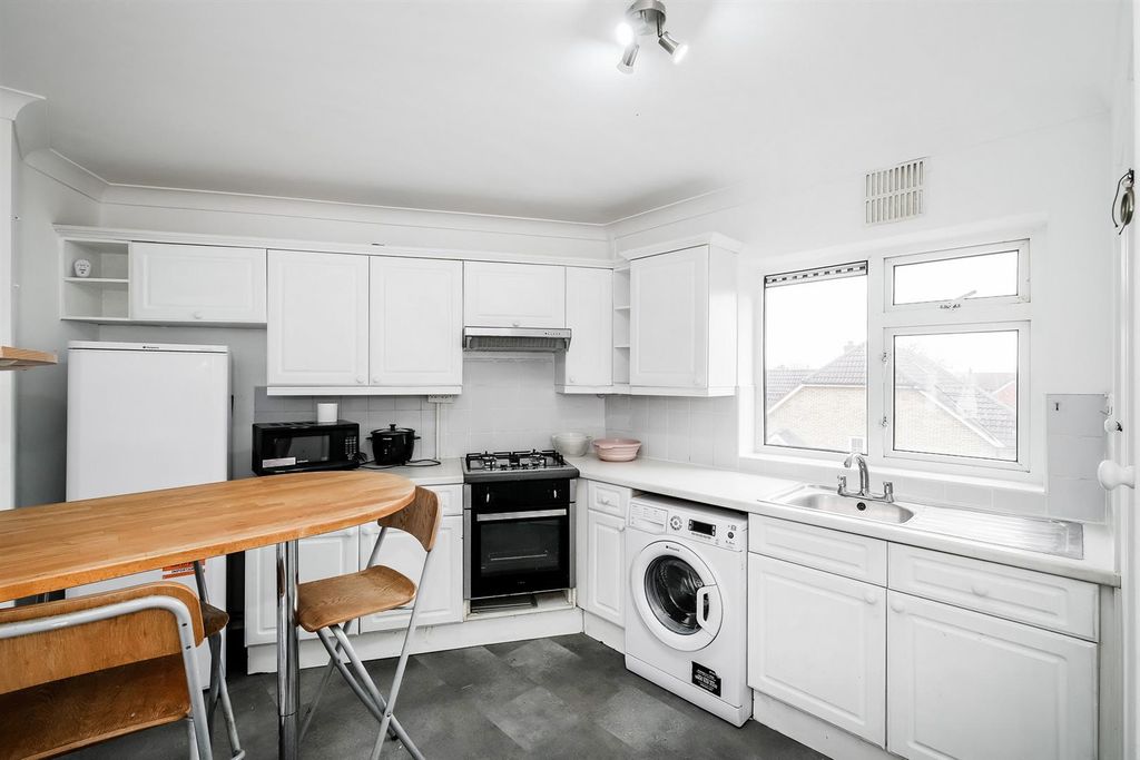Property photo 2 of 21 2