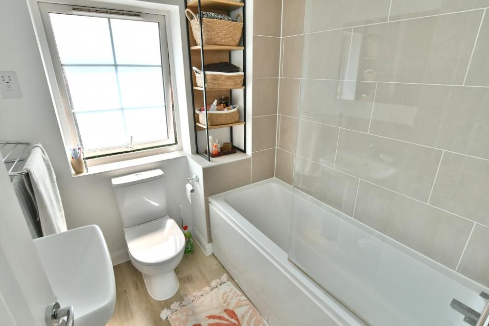 Property photo 3 of 11 Agents Notes