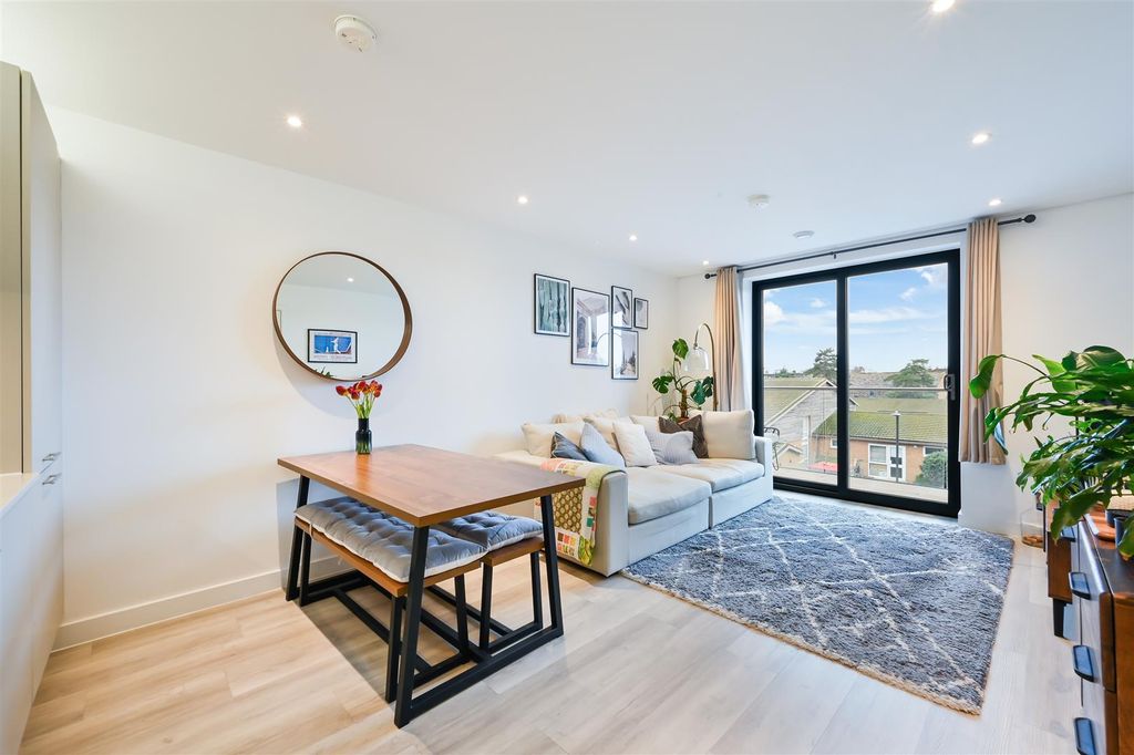 Property photo 3 of 10