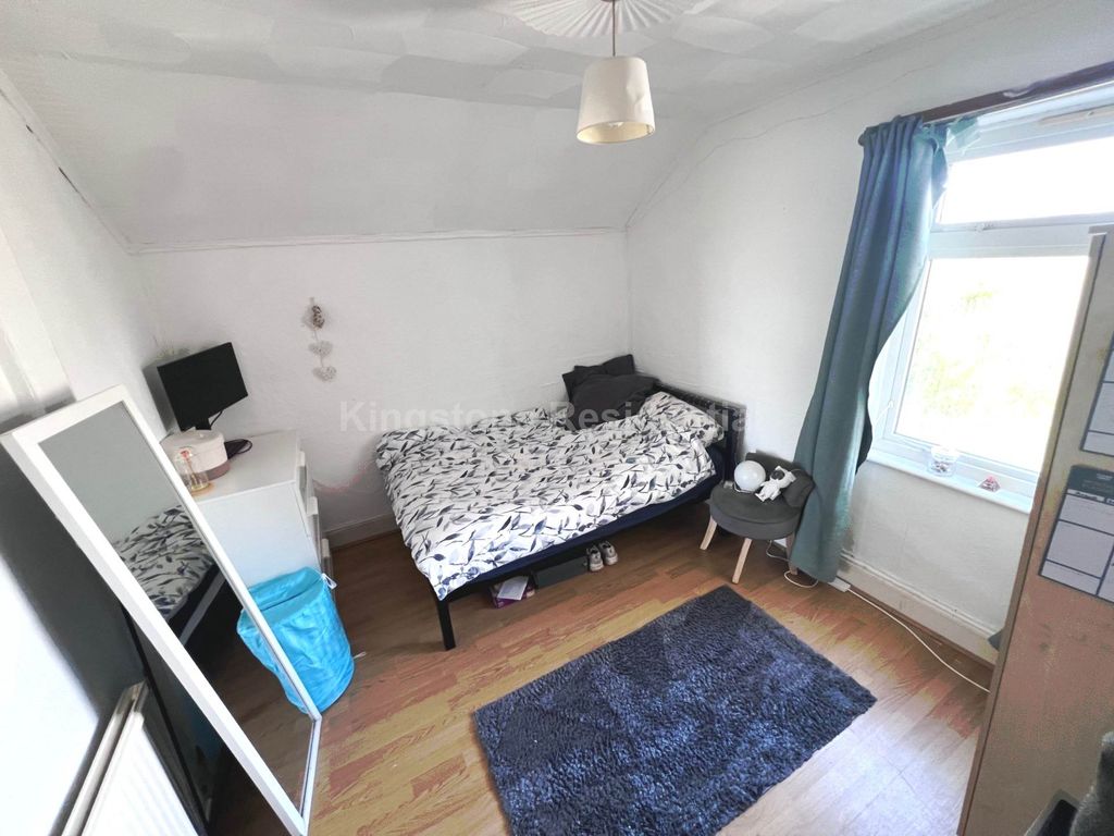 Property photo 3 of 6