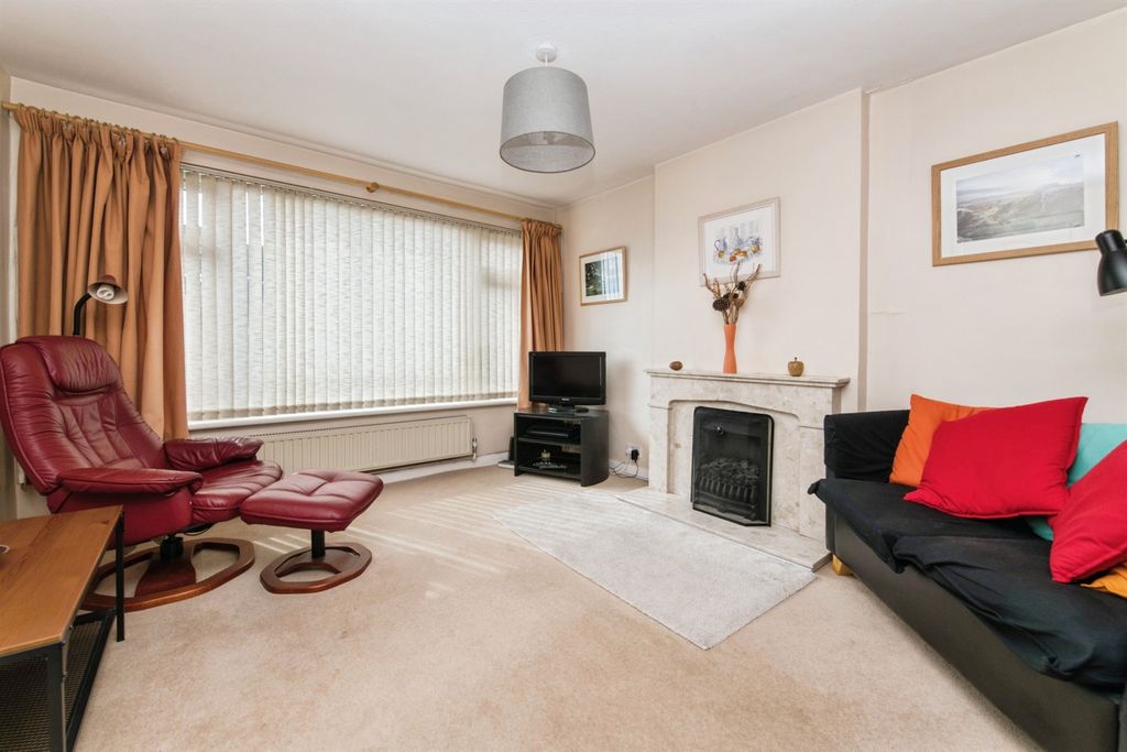 Property photo 3 of 17