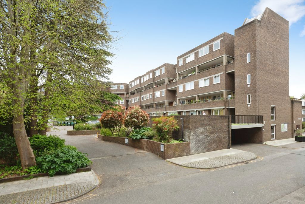 Property photo 1 of 24