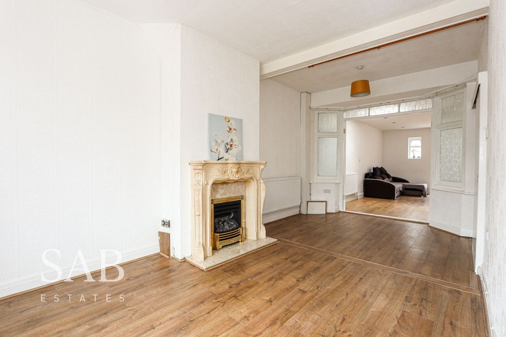 Property photo 3 of 14