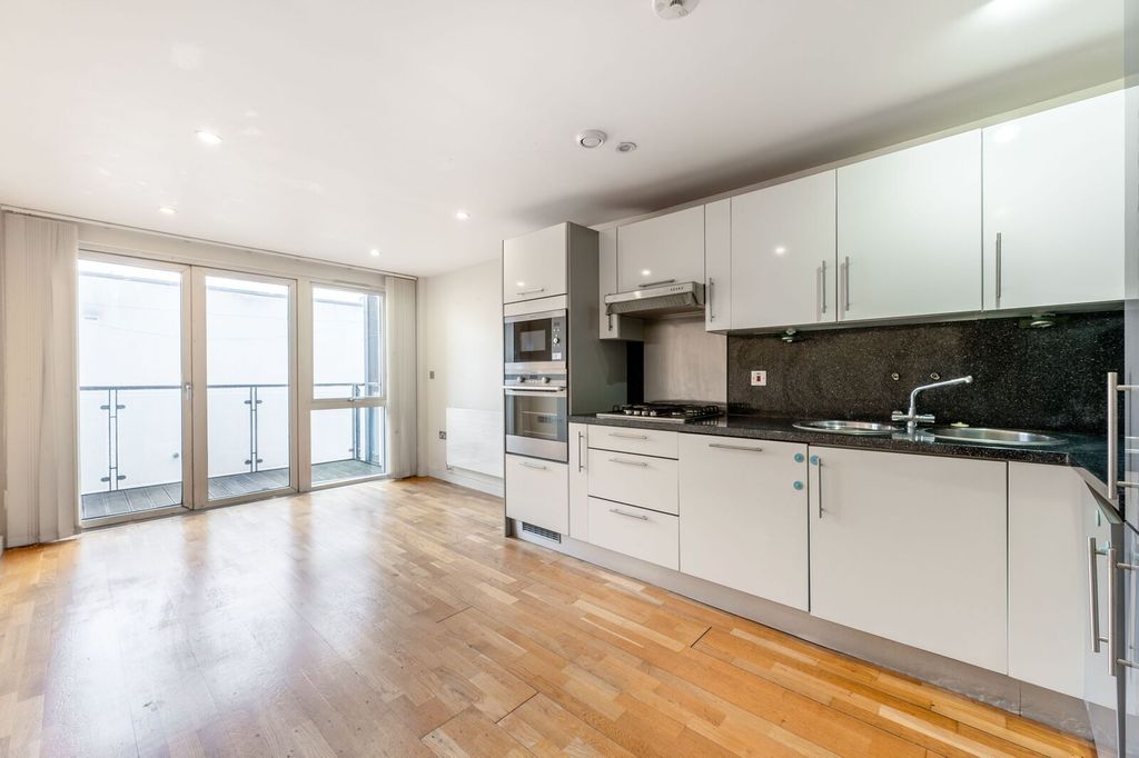 Property photo 1 of 8