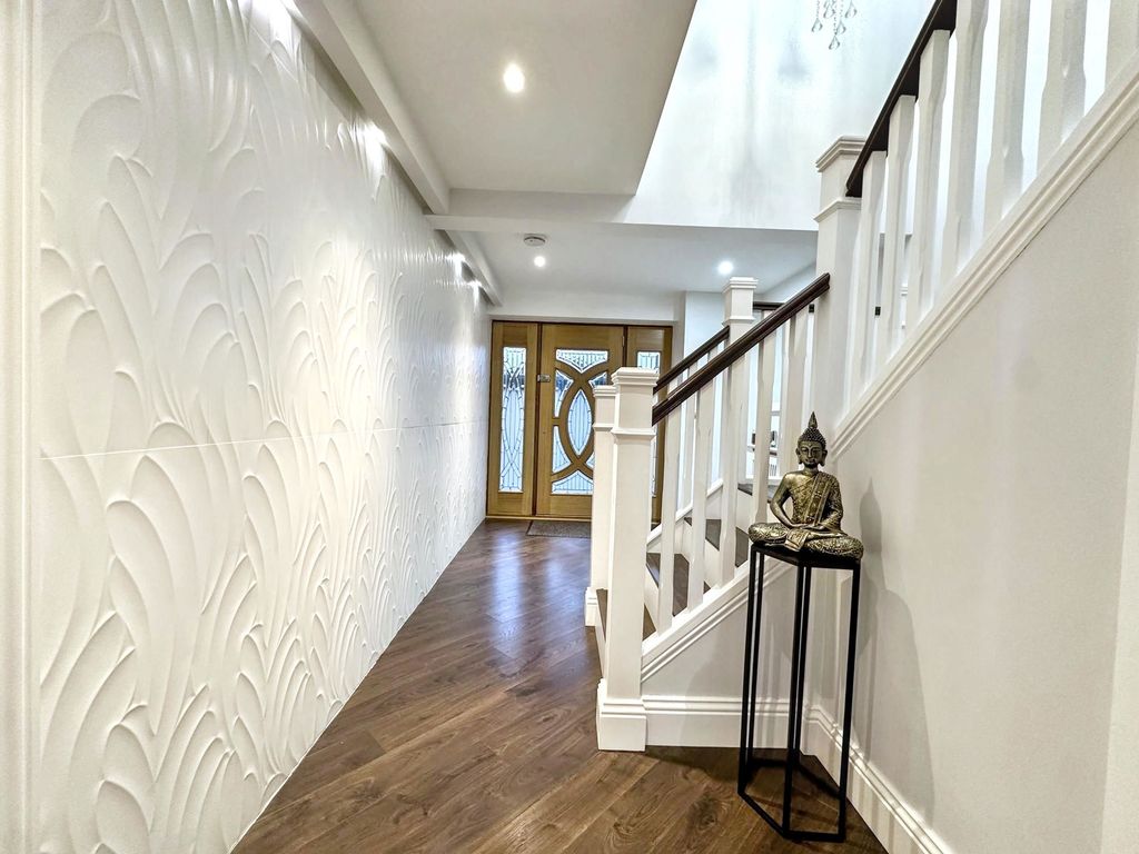 Property photo 3 of 38