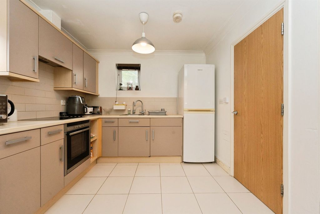 Property photo 2 of 12