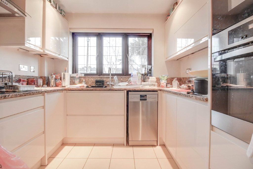 Property photo 2 of 12 Kitchen