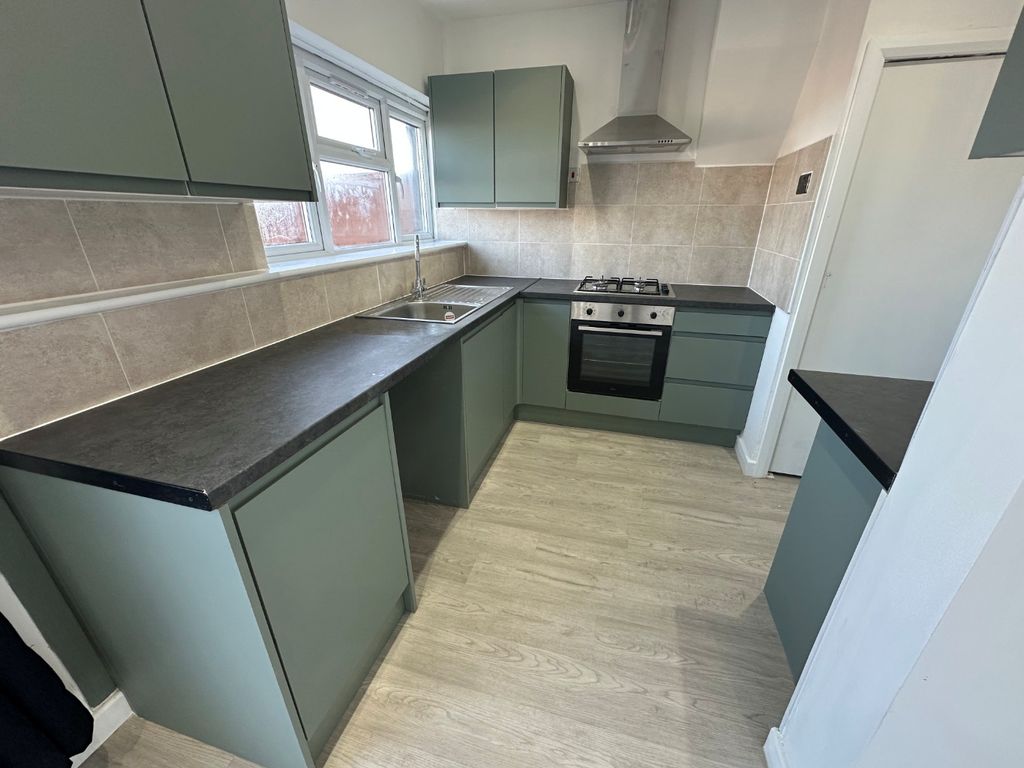 Property photo 3 of 14 4735172