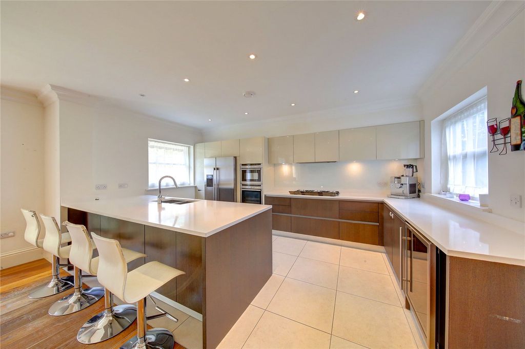 Property photo 2 of 16 Kitchen