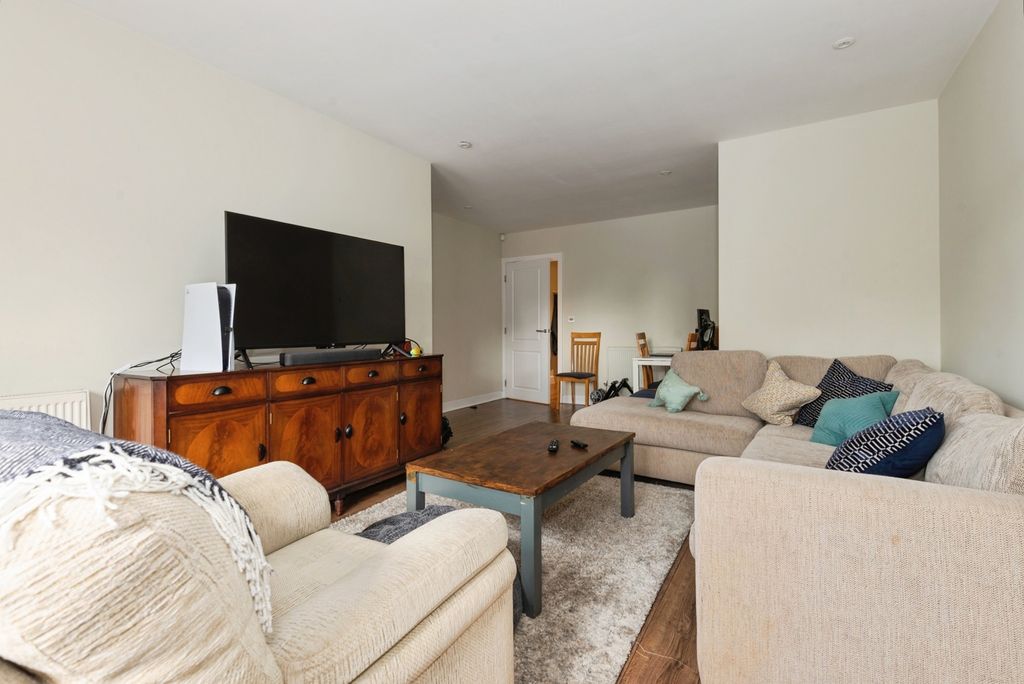 Property photo 2 of 12 Photo