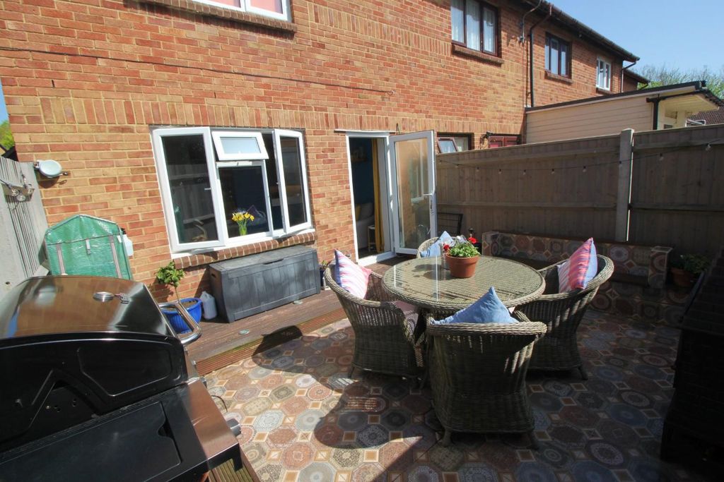 Property photo 2 of 11 Garden 2.Jpg