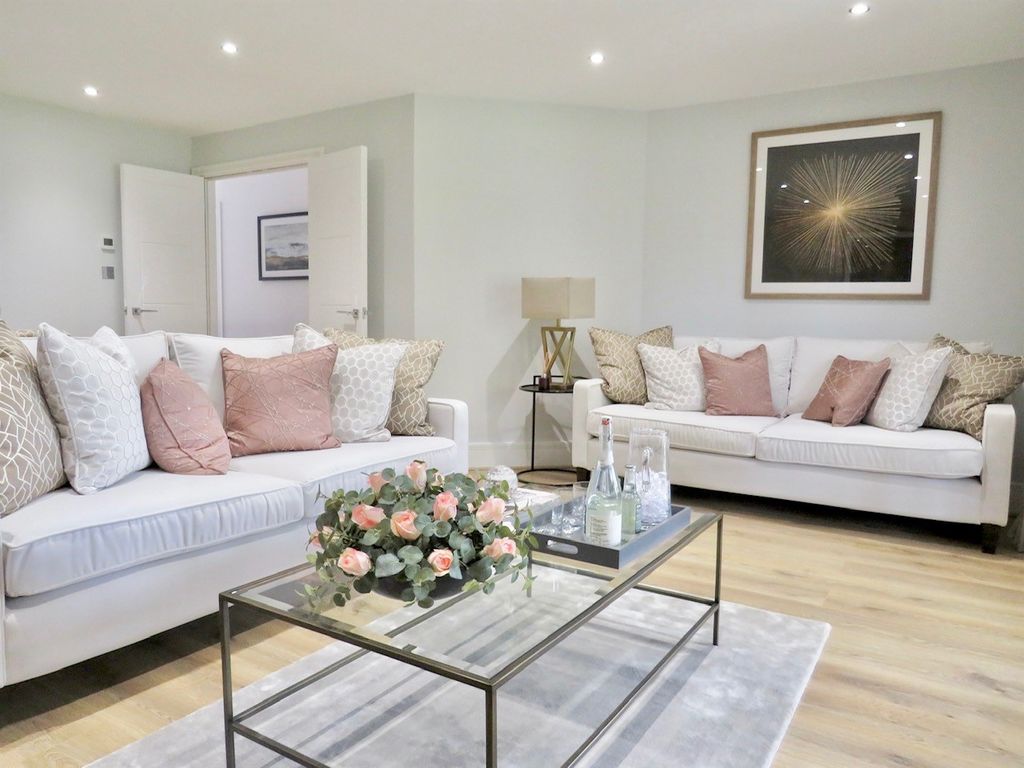 Property photo 3 of 13 Living Room