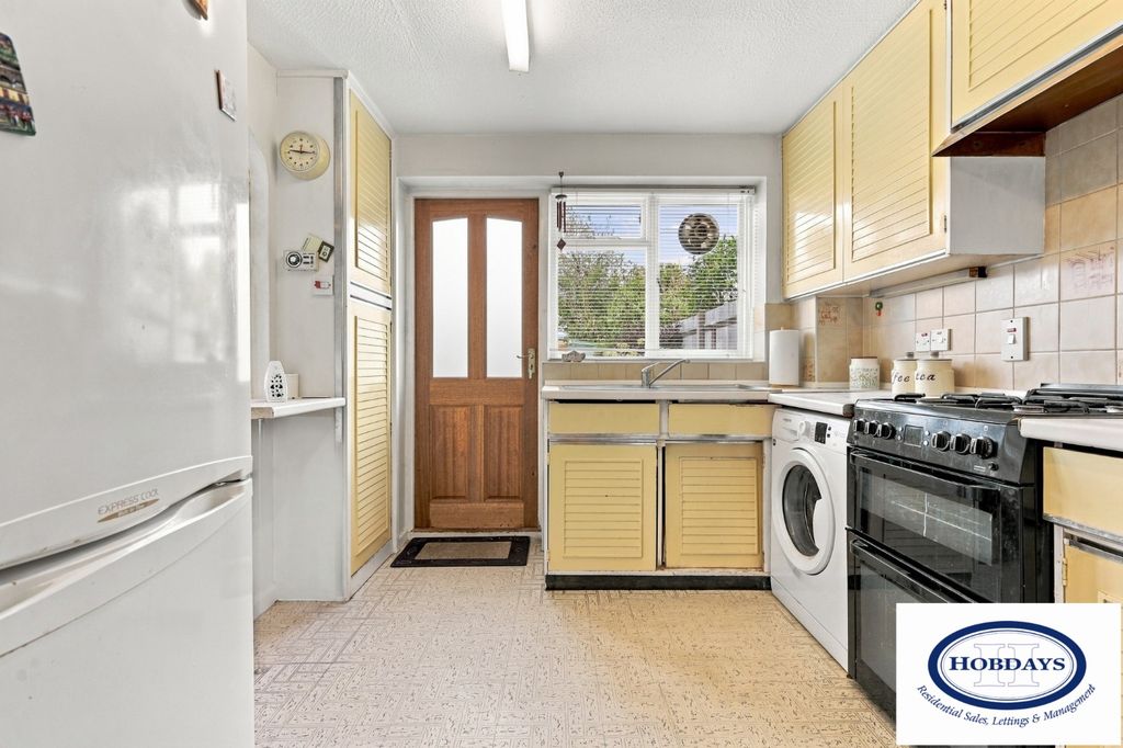 Property photo 3 of 24 5565225