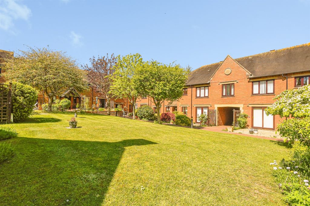 Property photo 2 of 13