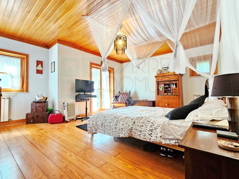 Property photo 2 of 65