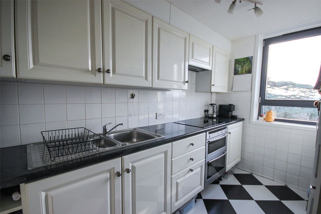 Property photo 3 of 15 Picture No. 06