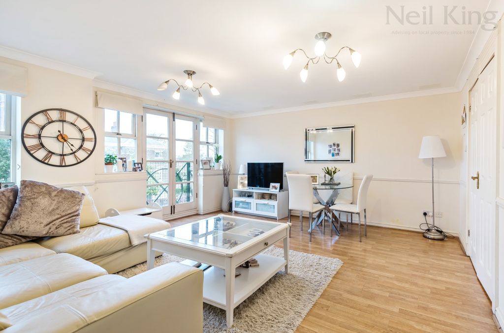 Property photo 2 of 16 5324423